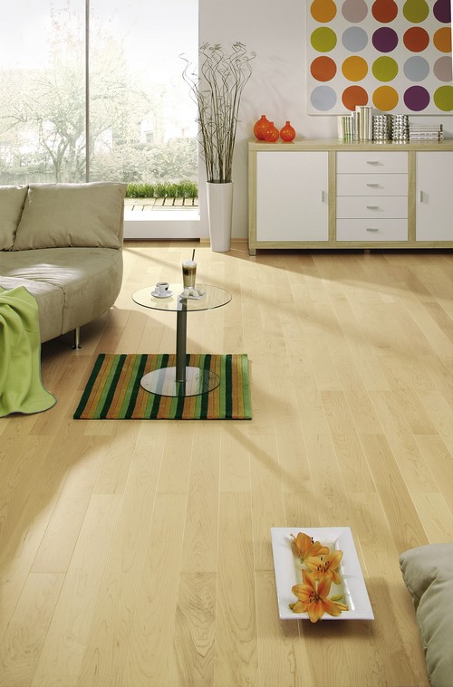 Parquet massif erable grande largeur vitrifié salle de sport